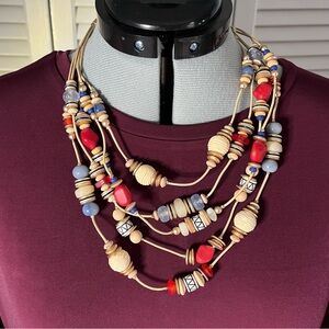 Chico’s statement necklace, gold accents and adjustable length. Beauti on! ❤️